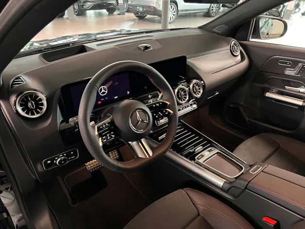 Mercedes-Benz GLA 250 4Matic 8G-DCT Swiss Star