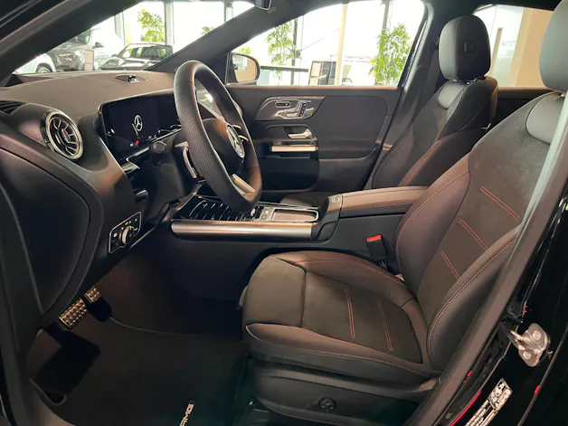 Mercedes-Benz GLA 250 4Matic 8G-DCT Swiss Star