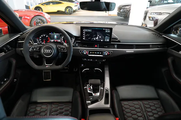 Audi RS4 Avant quattro tiptronic