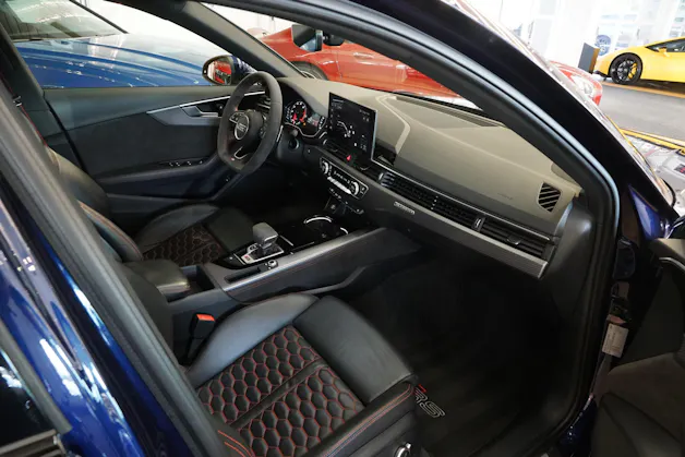 Audi RS4 Avant quattro tiptronic