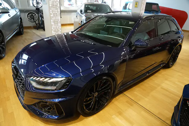 Audi RS4 Avant quattro tiptronic