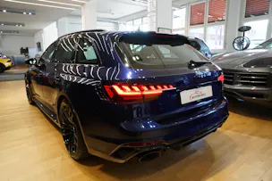 Audi RS4 Avant quattro tiptronic