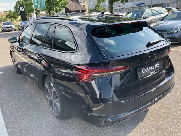Škoda Octavia Combi 2.0 TSI DSG RS 30 Years Edition