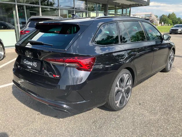 Škoda Octavia Combi 2.0 TSI DSG RS 30 Years Edition