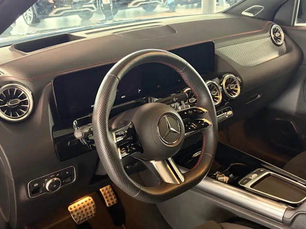 Mercedes-Benz EQA 350 4MATIC "Excellence Edition"