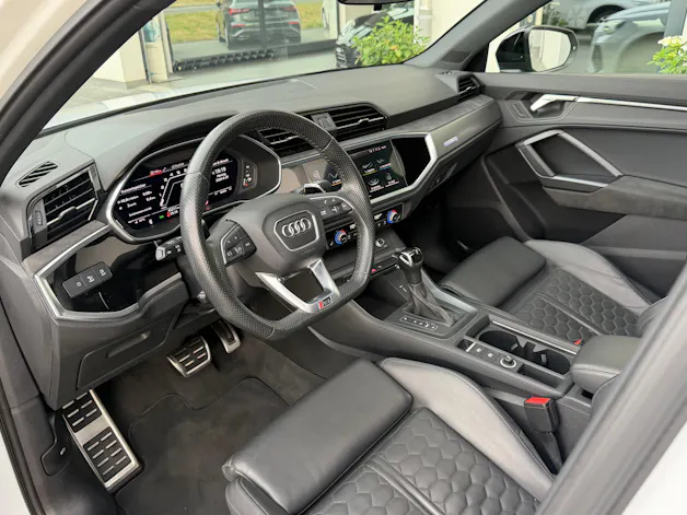 Audi RS Q3 2.5 TFSI quattro S tronic