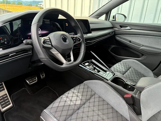 VW Golf 1.5 eTSI mHEV ACT R-Line DSG