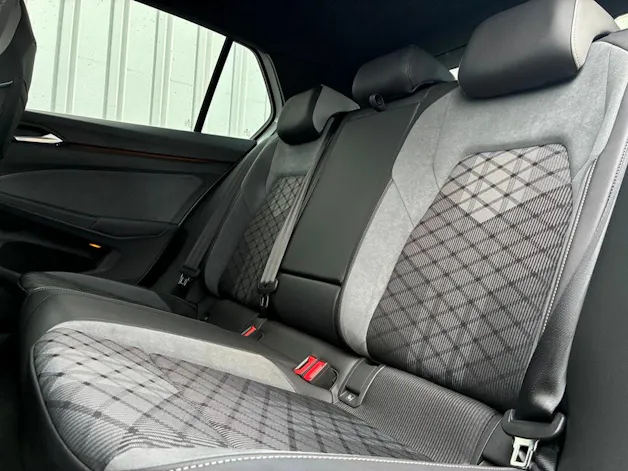 VW Golf 1.5 eTSI mHEV ACT R-Line DSG