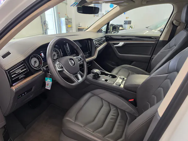 VW Touareg 3.0 TDI Atmosphere R-LINE Exterieur Tiptronic