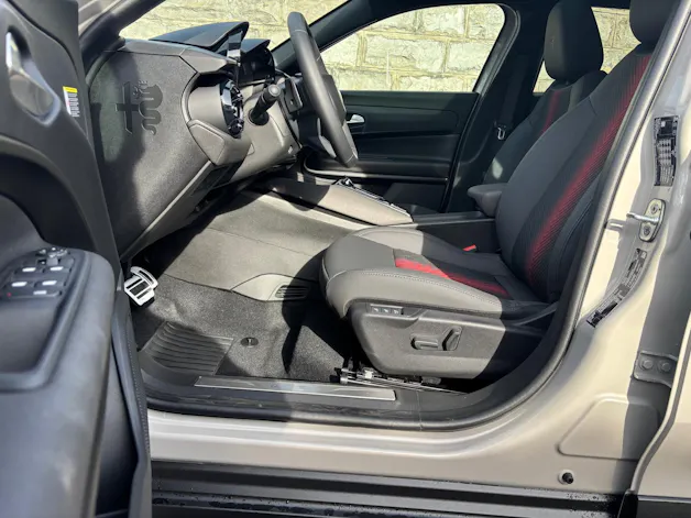 Alfa Romeo Junior 1.2 48V Hybrid Speciale