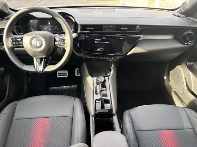 Alfa Romeo Junior 1.2 48V Hybrid Speciale