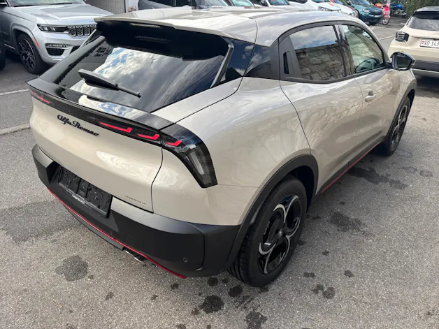 Alfa Romeo Junior 1.2 48V Hybrid Speciale