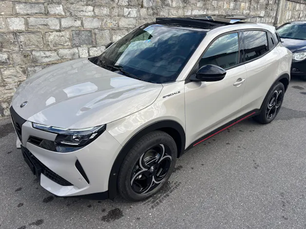 Alfa Romeo Junior 1.2 48V Hybrid Speciale