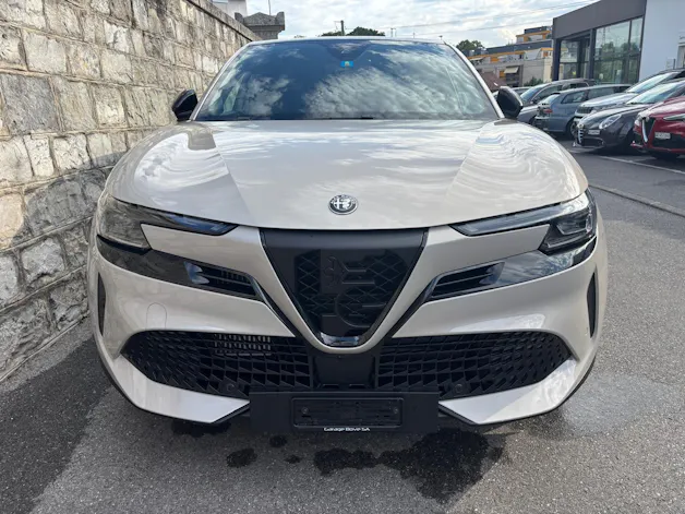 Alfa Romeo Junior 1.2 48V Hybrid Speciale