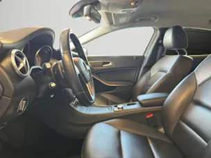 MERCEDES-BENZ GLA 250 Urban 4Matic