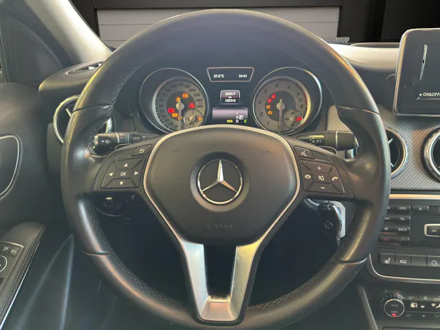 Mercedes-Benz GLA 250 Urban 4Matic