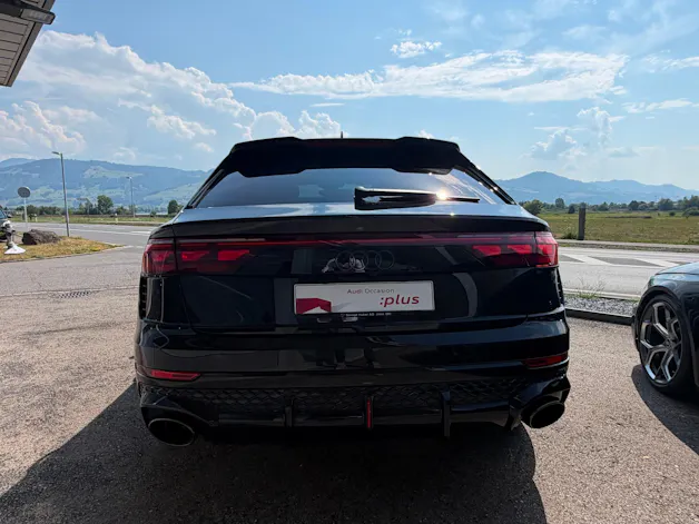 Audi RSQ8 performance quattro