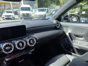 Mercedes-Benz A 180 Progressive 7G-DCT