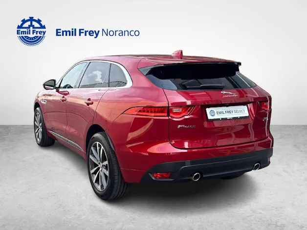 Jaguar F-Pace 2.0 T 300 R-Sport AWD + Pneumatici invernali