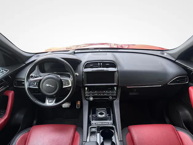 Jaguar F-Pace 2.0 T 300 R-Sport AWD + Pneumatici invernali