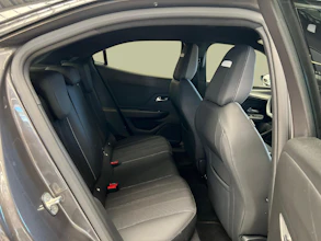 https://vehicle.imgix.net/4377391/62b91309-61aa-434a-b7c1-b0a45958230e.jpg