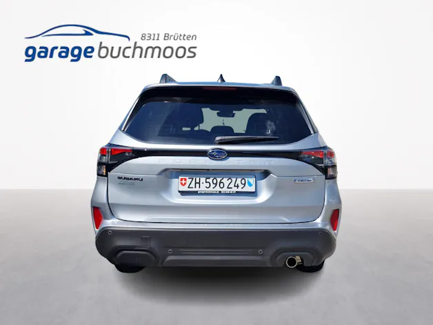 Subaru Forester Station 2.0i e-Boxer Swiss Plus