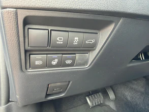 https://vehicle.imgix.net/4377402/aa4c95f2-2760-41af-b94e-83887b2b2645.jpg