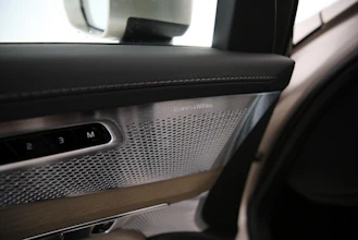 https://vehicle.imgix.net/4377425/39f675fd-dbb7-422a-9973-8590f81ef572.jpg