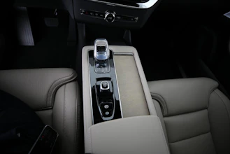 https://vehicle.imgix.net/4377425/bee8a4f5-7d65-4dd0-8ca5-d1357425c8bc.jpg