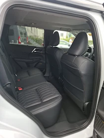 MITSUBISHI OUTLANDER 6