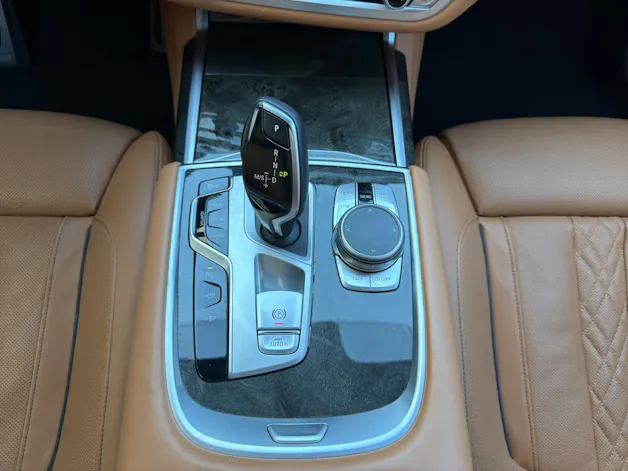 BMW 750i xDrive M Sport Steptronic (CH)