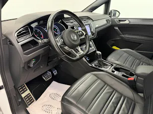 VW Touran 2.0 TDI SCR Highline R-Line DSG