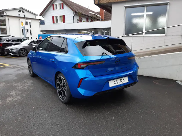 Opel Astra 1.2 T 130 Swiss Plus