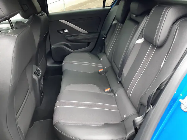 Opel Astra 1.2 T 130 Swiss Plus
