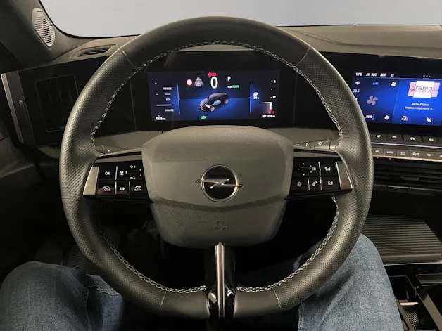 Opel Astra-e Swiss Plus
