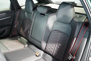 Audi RS6 Avant 4.0 V8 TFSI performance quattro T-Tronic