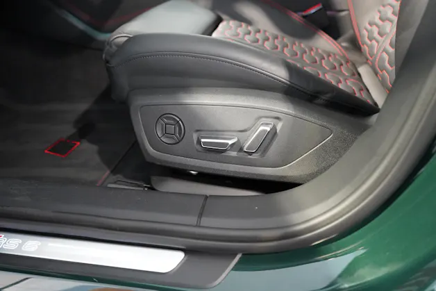 Audi RS6 Avant 4.0 V8 TFSI performance quattro T-Tronic