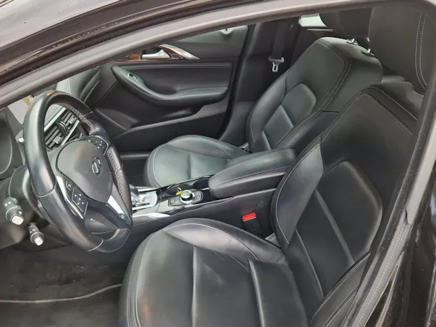 Infiniti Q30 2.2d Premium DCT AWD