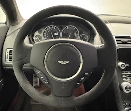https://vehicle.imgix.net/4377638/252c3a78-ba5d-4f48-a3eb-1de543e2e078.jpeg