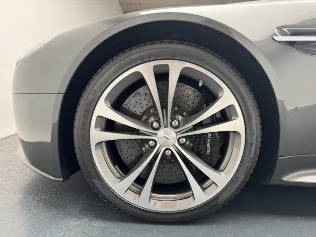 ASTON MARTIN V12 Vantage Coupé 6.0
