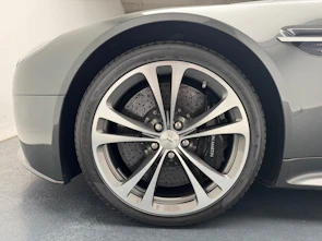 Fahrzeugbild ASTON MARTIN V12 Vantage Coupé 6.0