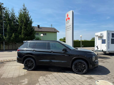 MITSUBISHI OUTLANDER 6