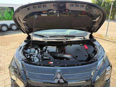 MITSUBISHI OUTLANDER 19