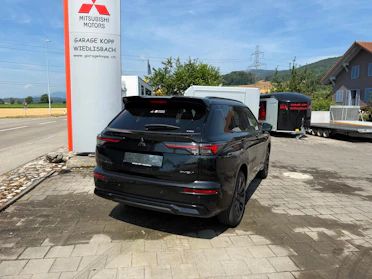 MITSUBISHI OUTLANDER 7