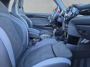 MINI John Cooper Works Cabrio F57 2.0i (CH)