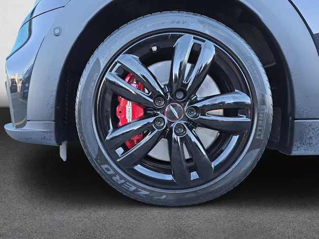 MINI John Cooper Works Cabrio F57 2.0i (CH)