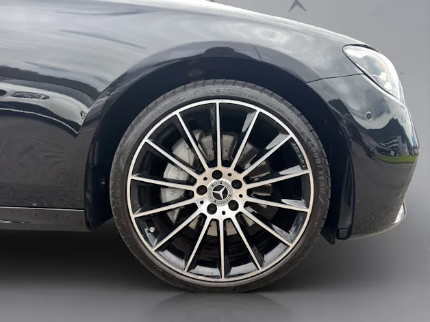 Mercedes-Benz E 220 d AMG Line 4matic