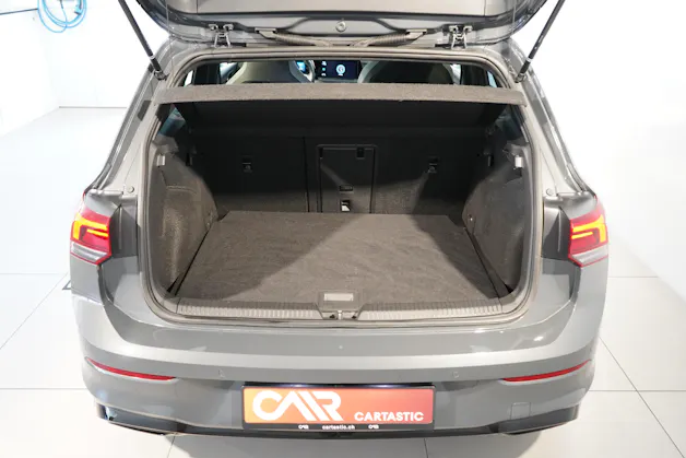 VW Golf VIII 2.0 TDI R-Line DSG 4motion