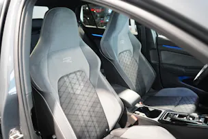 VW Golf VIII 2.0 TDI R-Line DSG 4motion