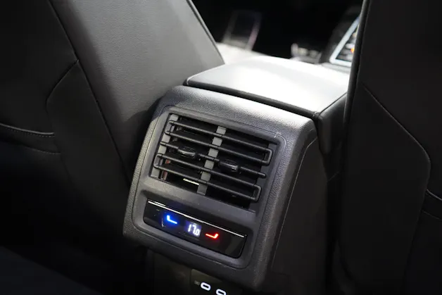 VW Golf VIII 2.0 TDI R-Line DSG 4motion